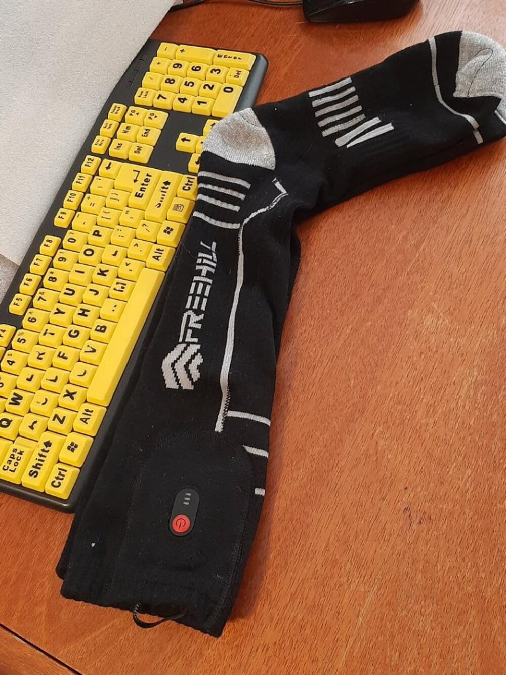NEW ! Freehill Heated Rechargable Socks for Unisex Black/Gray Size L